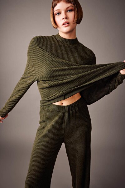 DeFacto Άνετη εφαρμογή - Μακρυμάνικο μπλουζάκι καμίζας με ραβδώσεις B3762ax23au