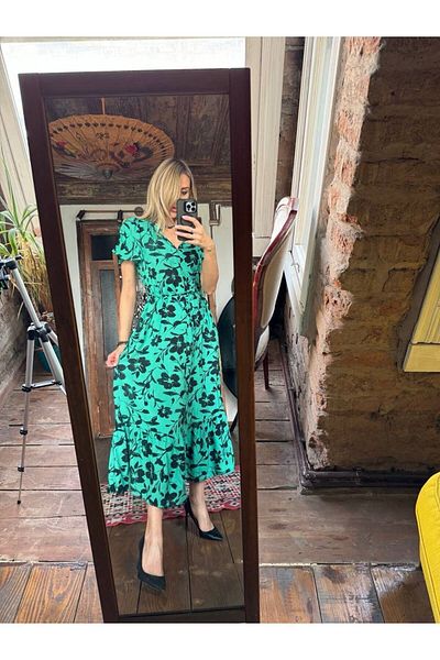 Natavan ROCHIE VERDE CU MODEL