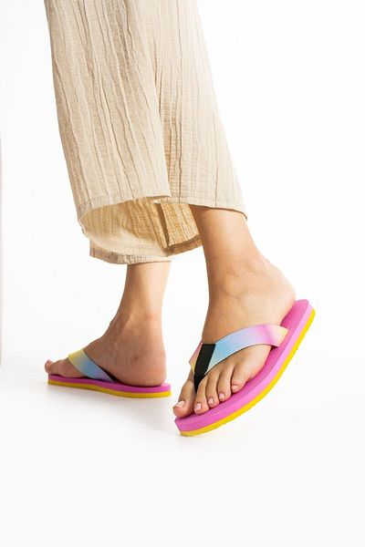 Bermody Perla Women's Pink Fabric Flip Flops Basic Comfortable Pool Beach Slippers Flip Flops