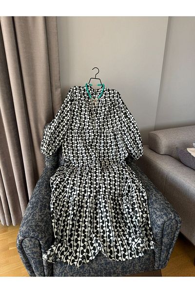 Natavan Rochie lungă alb-negru cu model - mâneci din cauciuc