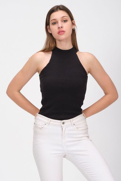 PUNKY CAT Women's Black Knitted High Collar Sleeveless Blouse