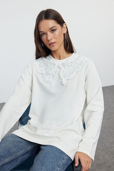 Trendyol Modest Gestrickte Tunika - Ecru Kragendetail, TCTAW25UK00001