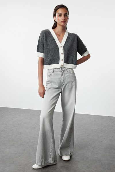 Trendyol Collection Měkký pletený kardigan s barevným blokem - Twoaw25Hi00255