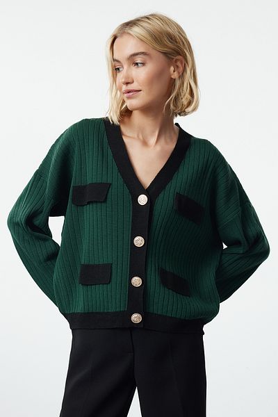 Trendyol Collection Smaragdgrüne Strickjacke mit V-Ausschnitt - Farbblock TWOAW24HI00161