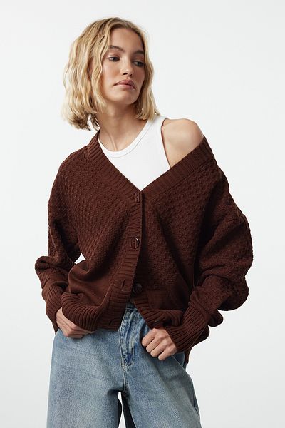 Trendyol Collection Кафява трикотажна жилетка с широка кройка и плетени детайли - Twoaw25Hi00267