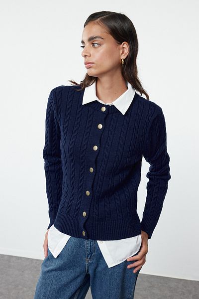 Trendyol Collection Темно-синій кардиган з преміум/спеціальної пряжі з детальним в'язанням у вигляді жакета зі светром TWOAW25HI00229