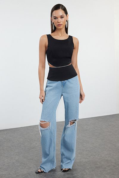 Trendyol Collection Μαύρη κομμένη λεπτομερής υφαντή μπλούζα TPRAW25BZ00002