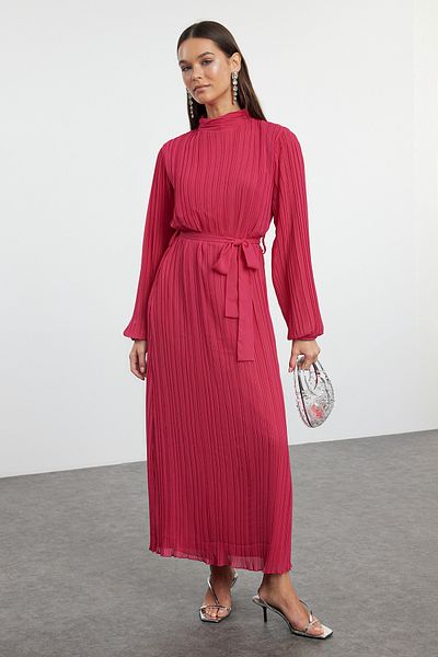 Trendyol Modest Fuchsiafarbenes, gefüttertes, plissiertes Chiffonkleid - TCTSS24DB00040