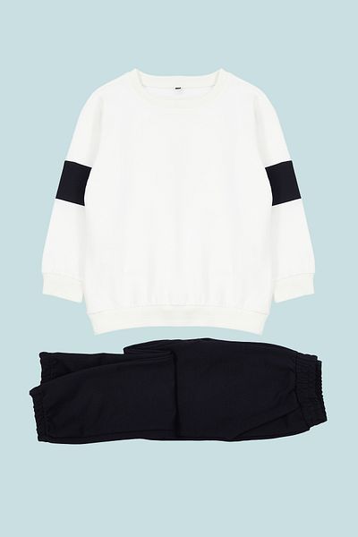 TRENDYOLKIDS Ecrufarbenes Baumwoll-Sweatshirt- und Jogginghose-Set für Jungen – Farbblock, TKDAW25AU00019