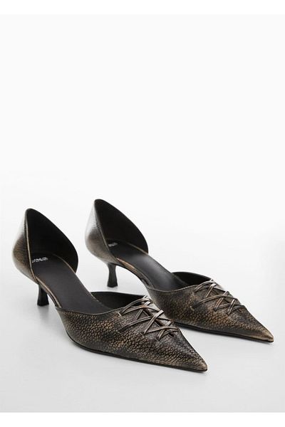 MANGO Woman Lederschuhe mit spitzer Spitze