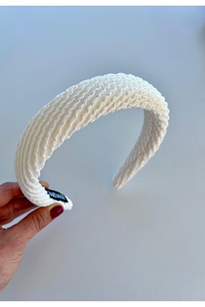 who knows ¿ Off-White with Knitted Crown