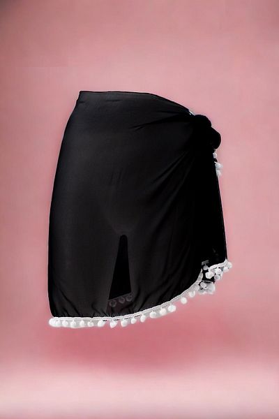 pistore Rochie de plajă pentru femei Pareo neagră cu pompoane albe Noul sezon