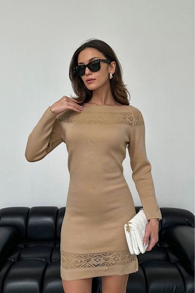 citystyle Πλεκτό φόρεμα Camel - Λαιμόκοψη και λεπτομέρεια από δαντέλα