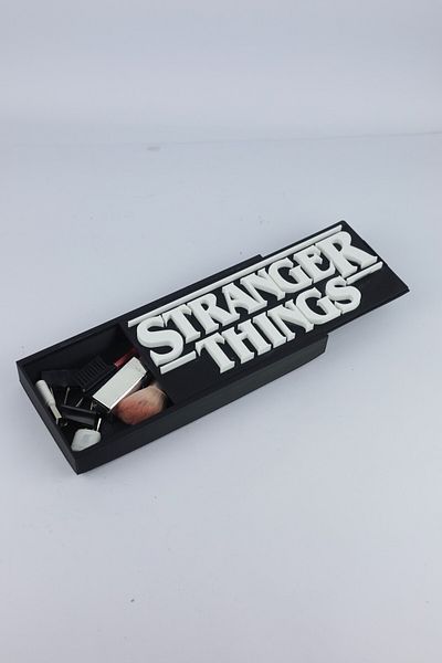 domini منظم منظم من Stranger Things مقاس 20 سم × 9 سم × 2.5 سم