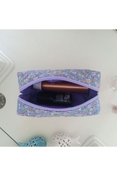 Daisy Makeup Bag - Stylish Design and Comfortable