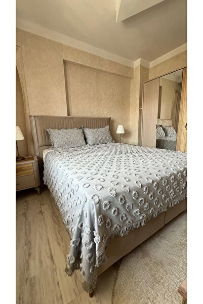 etuval Pompom Pike Bedspread