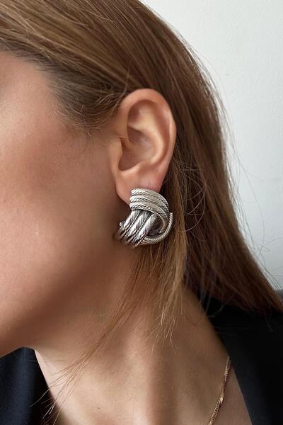 New Obsessions Büyük Düğüm Tırtık Detaylı Çivi küpe