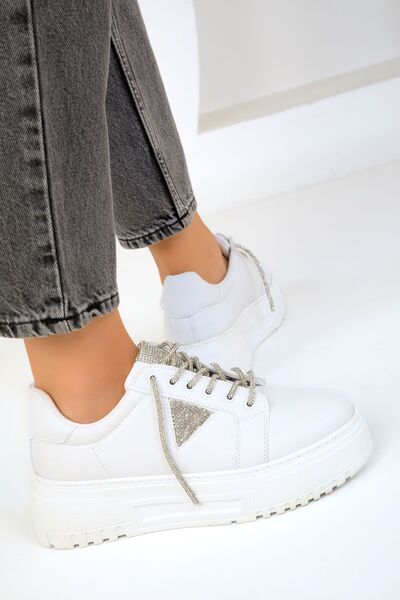 SOHO Bílé dámské tenisky model 19460