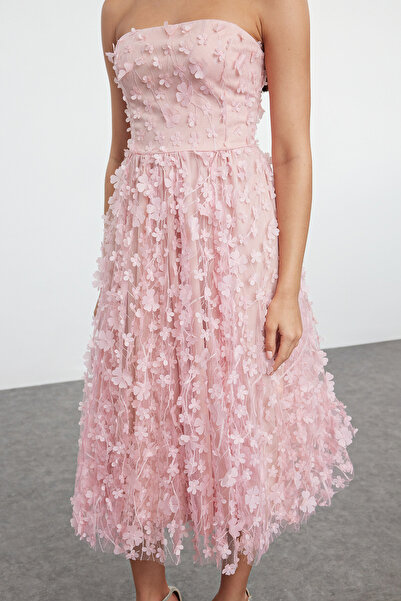 Trendyol Collection Stylové 3D květinové večerní šaty ve střihu do A - TPRSS24EL00228