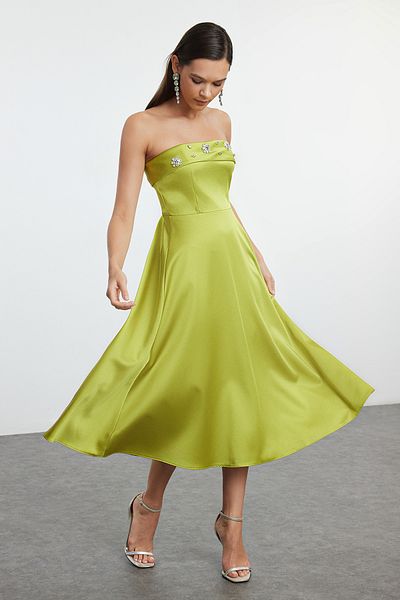 Trendyol Collection Βραδινό φόρεμα Oil Green A-Cut - Λεπτομέρεια αξεσουάρ από πέτρα, TPRSS24EL00274