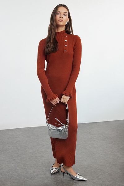 Trendyol Modest Φόρεμα πλεκτό με ραβδώσεις - αξεσουάρ κανέλας, με κουμπιά - TCTAW25EB00018