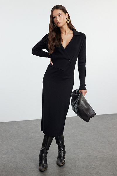 Trendyol Collection Dzianinowa sukienka midi - czarna, solidny krój, podwójne piersi TWOAW25EL00011