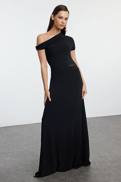 Trendyol Collection Πλεκτό κομψό μακρύ βραδινό φόρεμα & φόρεμα επιστροφής στο σπίτι με μαύρα αξεσουάρ με μαργαριτάρια TPRAW25AE00007