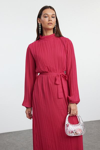 Trendyol Modest Fuchsiafarbenes, gefüttertes, plissiertes Chiffonkleid - TCTSS24DB00040