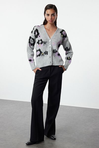 Trendyol Collection Šedý svetr z měkkého úpletu s květinovým vzorem - TWOAW25HI00284