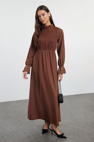 Trendyol Modest Ελαστικό υφασμένο φόρεμα σε σκούρο καφέ - TCTAW25EB00078