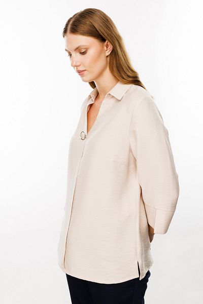 Mi Pret a Porter Blouse with Slit Mi Sleeves and Accessories