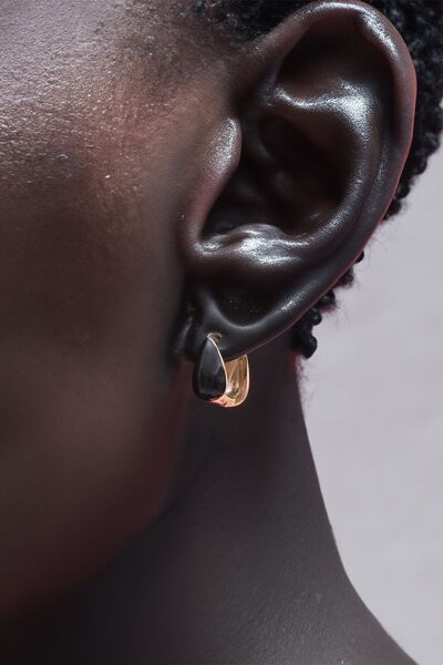 Chillin' جودة عالية غير تشويه المينا الذهب مفصلة قطرة نموذج صغير الحجم المرأة الصلب الأقراط