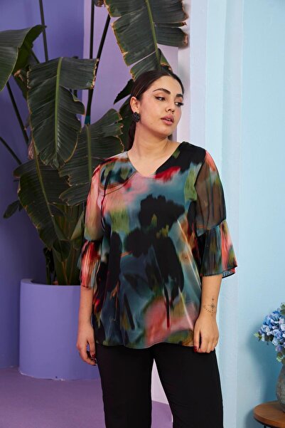 RMG Batik Desenli Kol Piliseli Büyük Beden Siyah Bluz