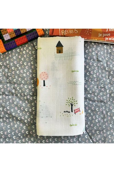 Mutlu Gün Marketi Muslin Baby Blanket with Our Village Figure