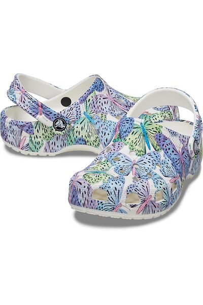 Crocs 208297-94S صندل أطفال كلاسيكي على شكل فراشة
