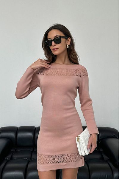 citystyle Πλεκτό φόρεμα σε σκόνη - Λαιμόκοψη και λεπτομέρεια από δαντέλα