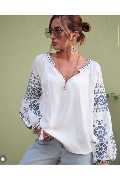 NunuButik Kolları Mavi Nakışlı Bluz