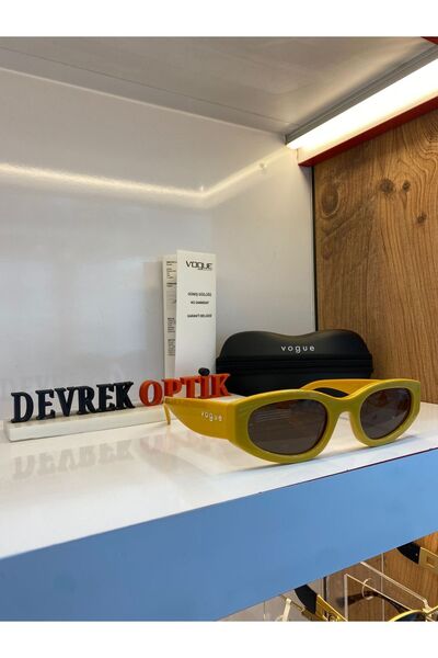 Vogue VOGue SunGlasses - VO5585 315973 54 Model