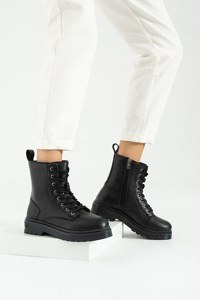 İnan Ayakkabı Women's Black Boots - 4 CM Sole