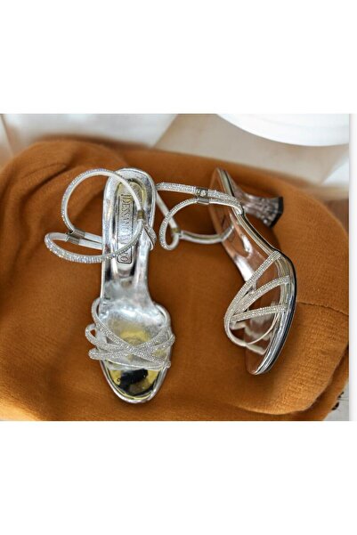 Hızlı Al Βραδινό φόρεμα με πέτρινη λεπτομέρεια