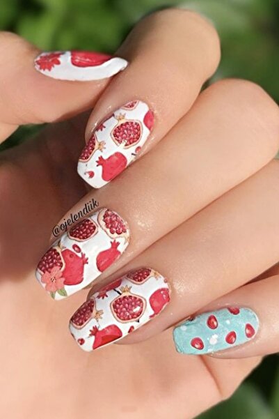 New Obsessions Nar Tırnak Dövmesi