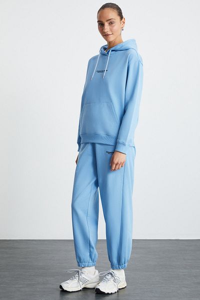 GRIMELANGE KARELY Damen-Sweatpants in Blau mit Stickerei-Detail, elastischen Beinen und entspannter Passform