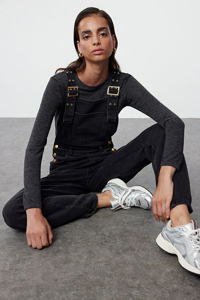 Trendyol Collection Denim-Salopet-Jumpsuit - Schwarz mit Schnallendetail, TWOAW25TU00010