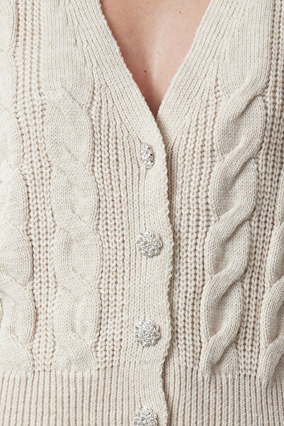 Trendyol Collection Reguläre Haarstrick-Strickweste mit Steinknöpfen TWOAW25YE00040