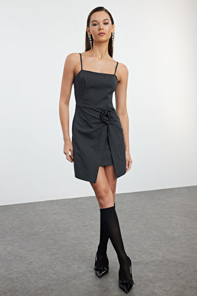 Trendyol Collection Rochie de seara scurta antracit cu detaliu trandafir - TP...