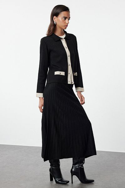 Trendyol Modest Pleated Black Knitwear Set - Lower & Upper TCTAW25US00036