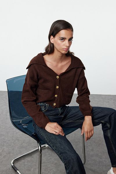 Trendyol Collection Кафява трикотажна жилетка с обърната яка - широка кройка, мека текстура TWOAW25HI00040