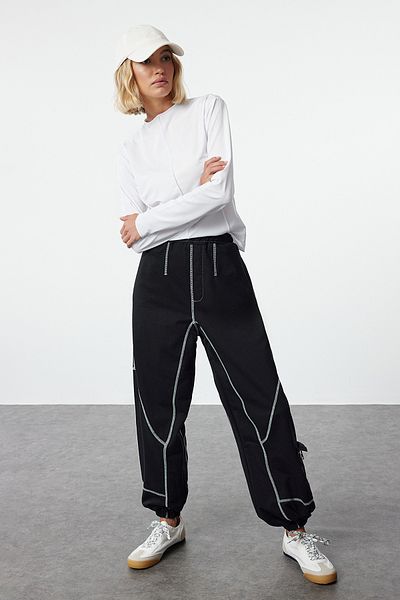 Trendyol Collection Βαμβακερά μαύρα αθλητικά παντελόνια - ραφές κούνιας, THMAW25EA00002