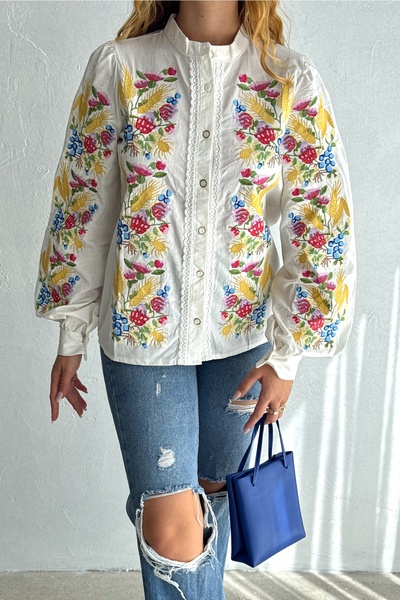 FEMELLE Weißes besticktes Damenhemd - Knopf- und Spitzendetail