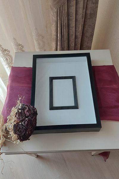 Verda Çerçeve إطار ذاكرة وردي مقاس 30 × 40 سم مع قسم صور باللون الأسود والبرونزي وصندوق وردي مقاس 6 سم